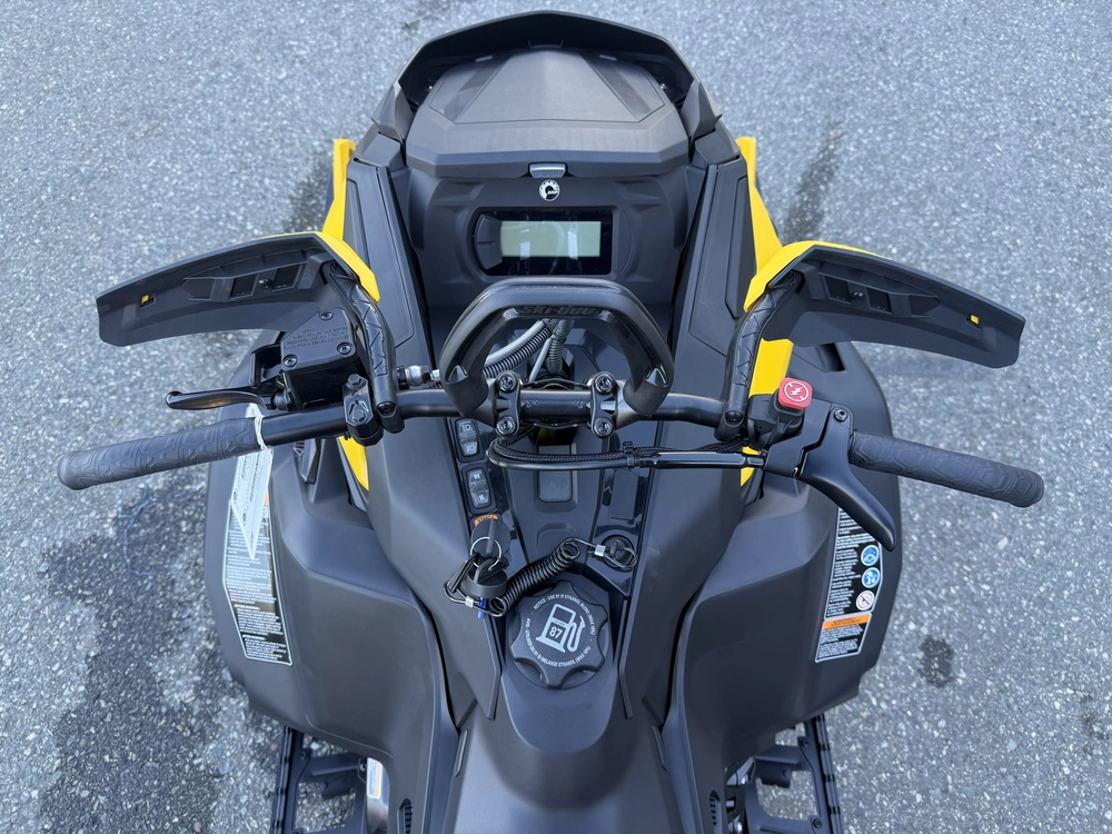 2027 Ski-doo Summit Neo+ 600 Efi Hurricane Flexedge 1.75' E.s. Lac alt