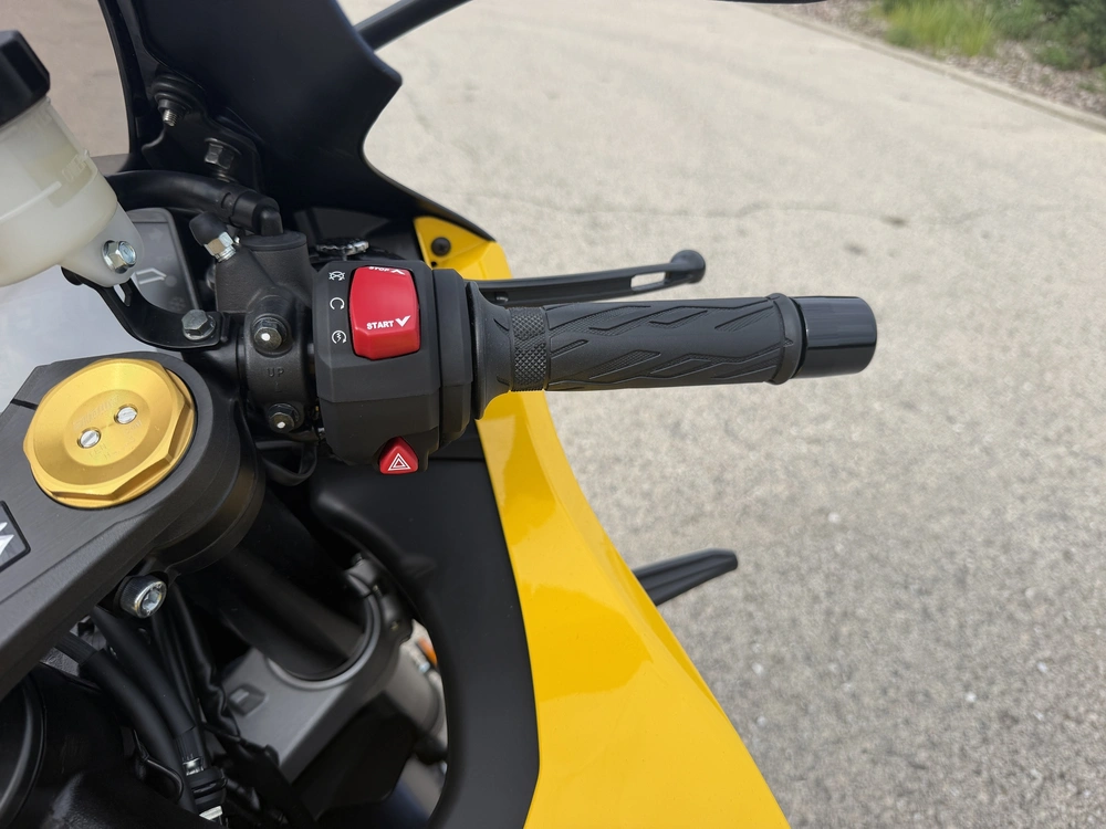 2027 Suzuki Gsx-r1000 40th Anniversary Edition alt