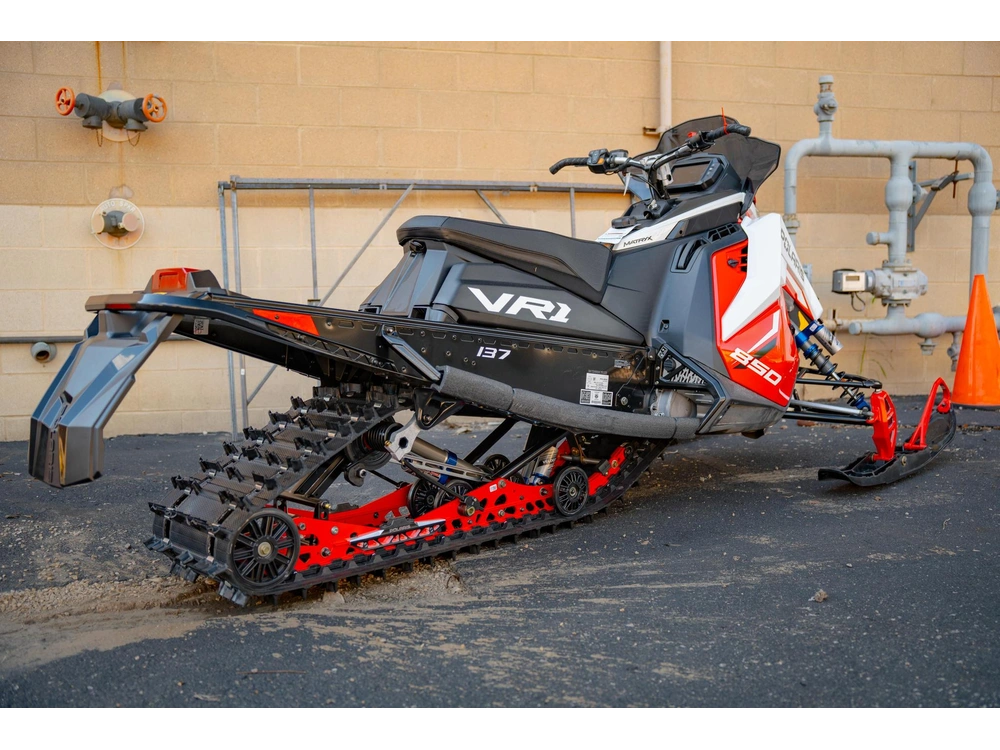 2027 Polaris 850 Indy Vr1 137 alt