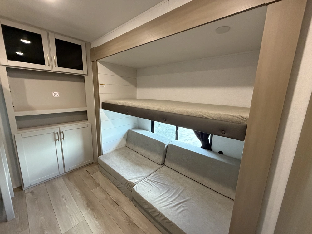 Jayco Jay Flight 321bds 2027 alt