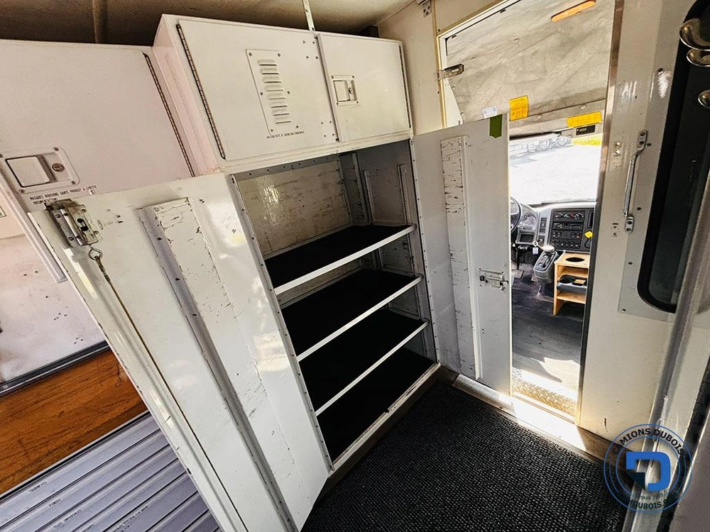 2004 International 4400 alt