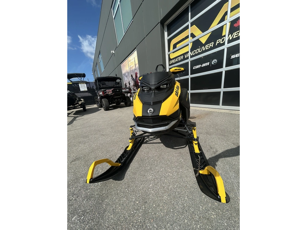 2026 Ski-doo Summit Neo + 600 Efi Hurricane Flexedge 1.75' E.s. alt