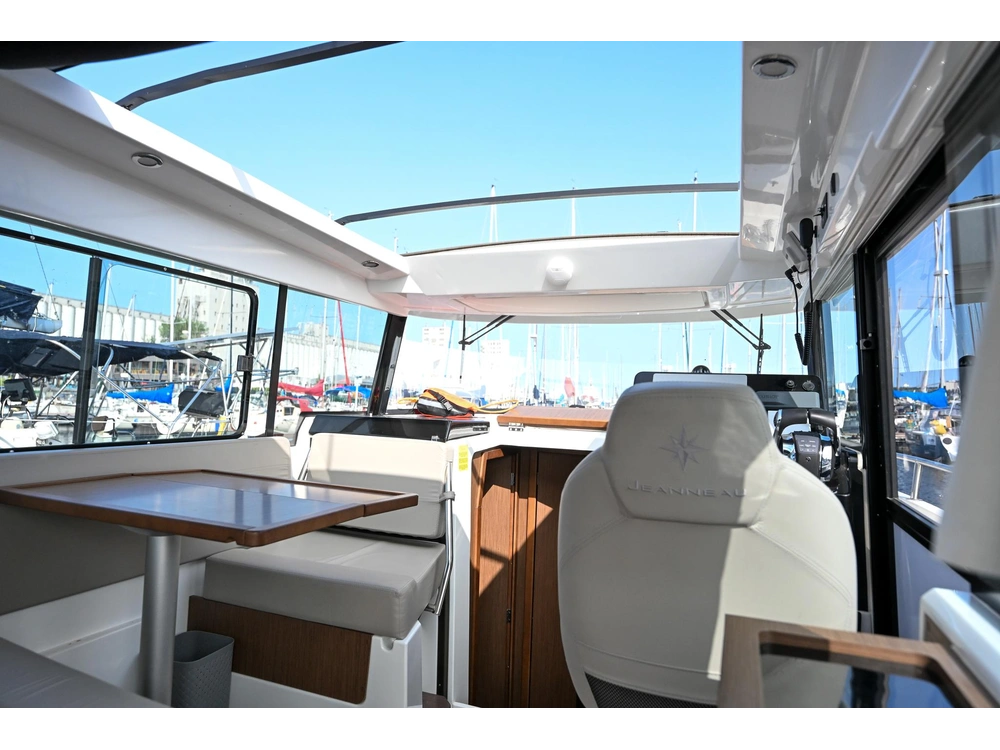 2023 Jeanneau Nc 895 Sport alt