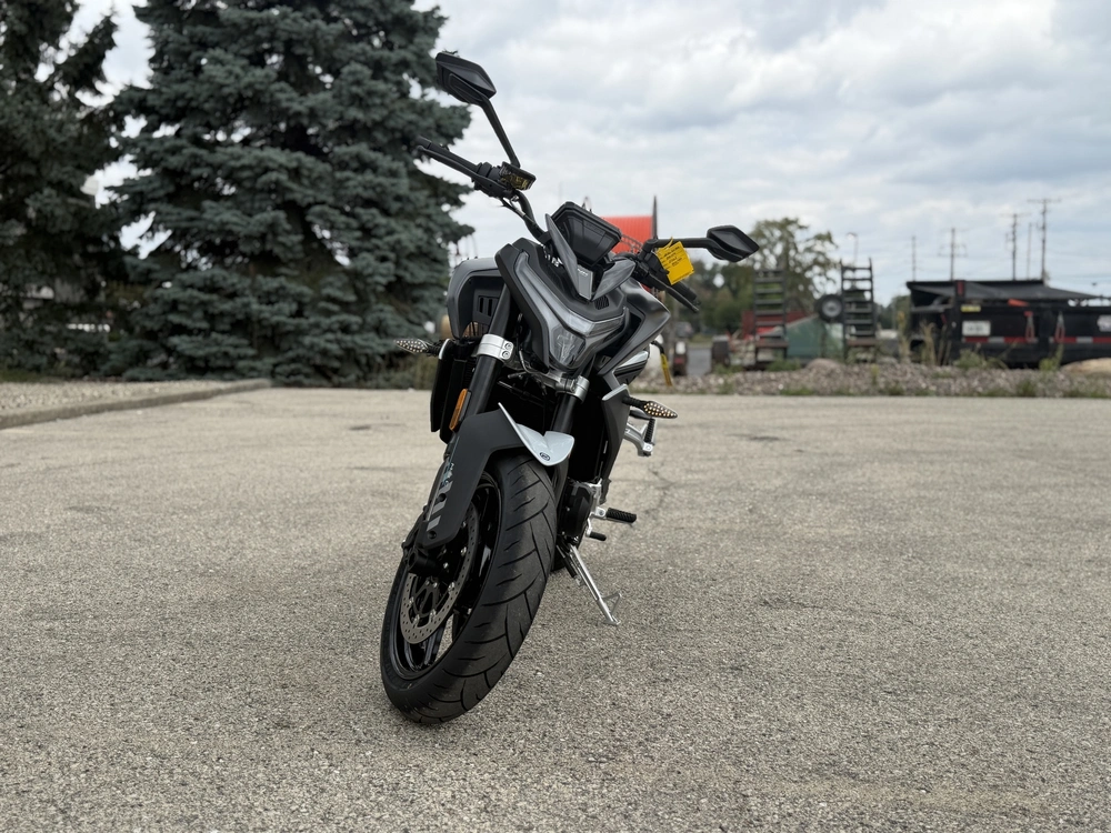 2026 Cfmoto 800nk alt