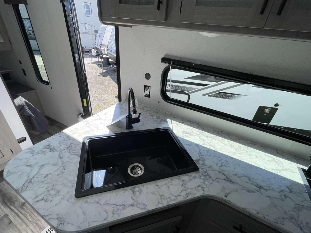 2024 Keystone Rv Coleman 263bh alt