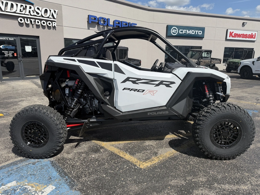 2026 Polaris Rzr Pro R Ultimate Ghost White Metallic alt