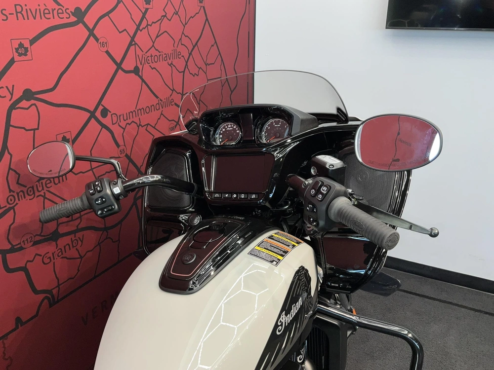 2026 Indian Motorcycle Challenger Dark Horse With 112 alt