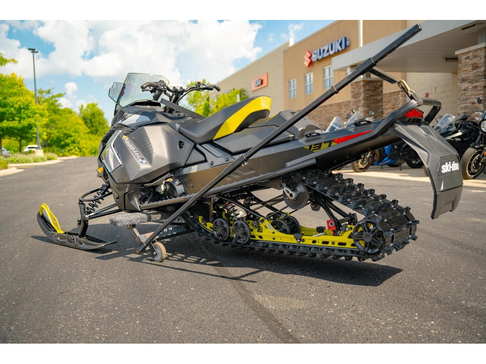 2026 Ski-doo Renegade® Adrenaline® 900 Ace Turbo R Ripsaw 1.25_black alt