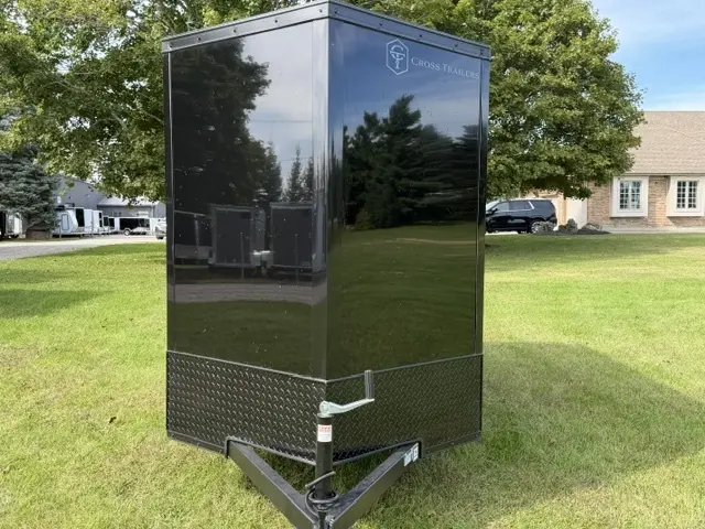 Cross Painted Steel Enclosed (Beta) 5' x 10' Ramp Blackout 2027