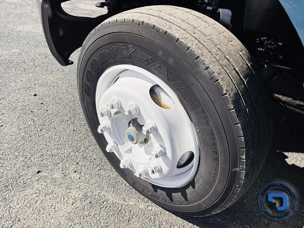 2004 International 4400 alt