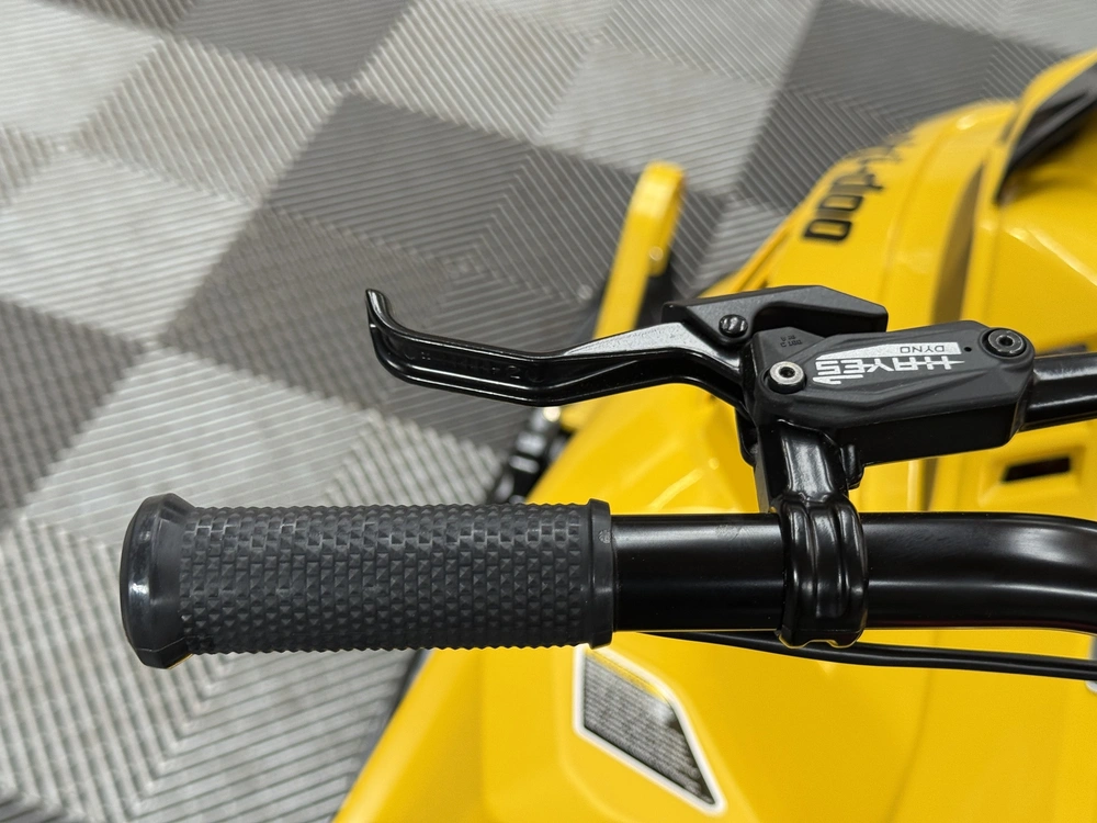 2027 Ski-doo Mxz 200 alt
