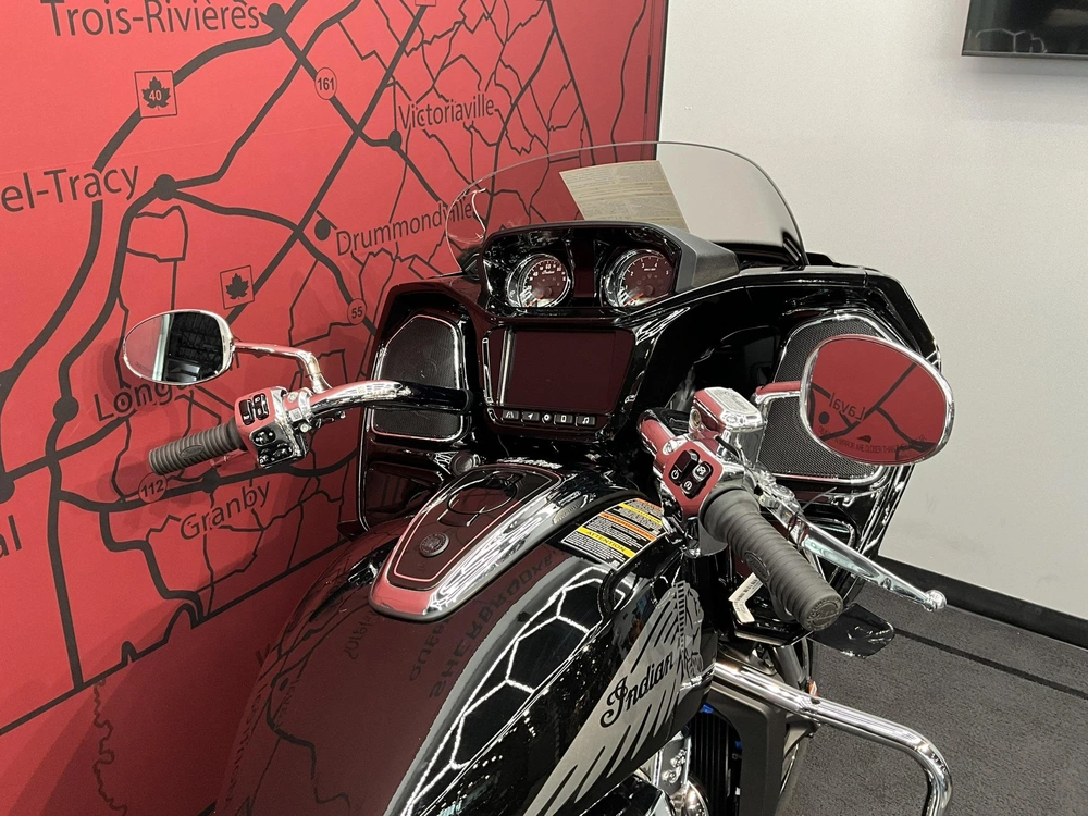 2026 Indian Motorcycle Challenger Limited + 112 Package alt