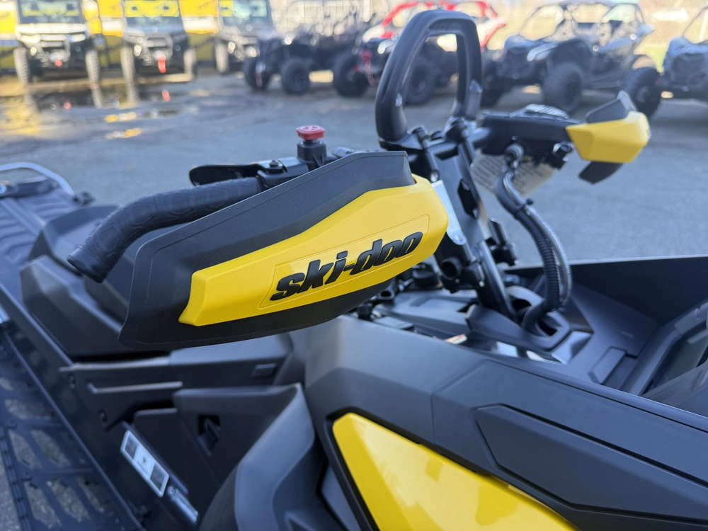 2027 Ski-doo Summit Neo+ 600 Efi Hurricane Flexedge 1.75' E.s. Lac alt