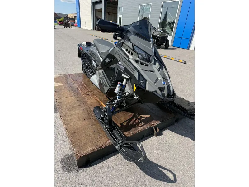 2025 Polaris 9R INDY XCR 136 DEMO 781 KM