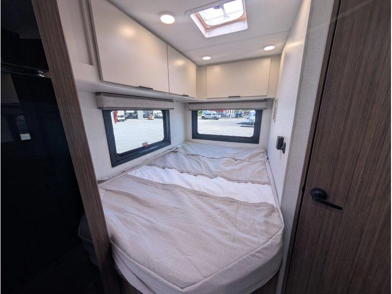 Thor Motor Coach Echelon Lc21 2027 alt