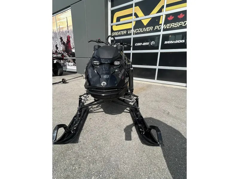 2025 Ski-Doo SUMMIT ADR W/ EDGE PKG 165 850 E-TEC POWDERMAX X-LIGHT FLEXEDGE 3.0" SHOT