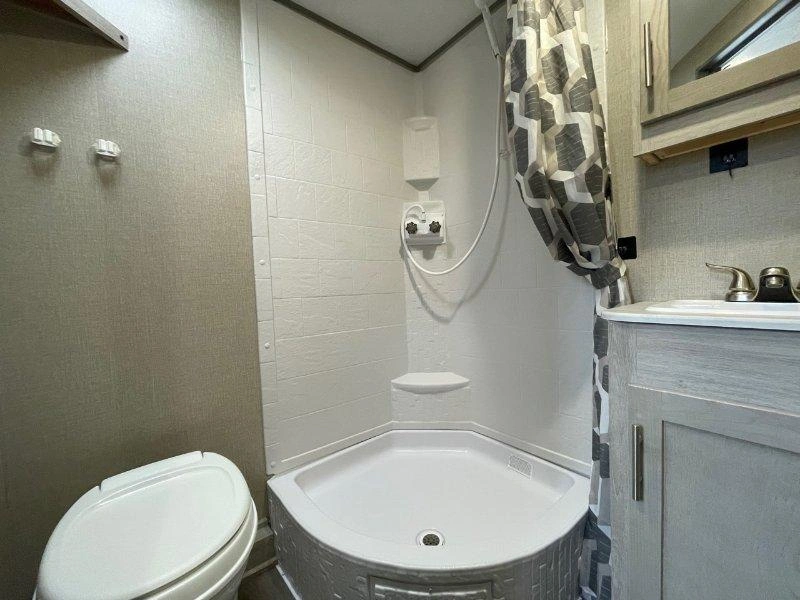 Coachmen Catalina 184fqs 2022 alt