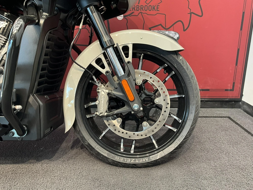 2026 Indian Motorcycle Challenger Dark Horse With 112 alt