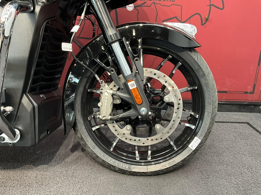 2026 Indian Motorcycle Challenger Limited + 112 Package alt