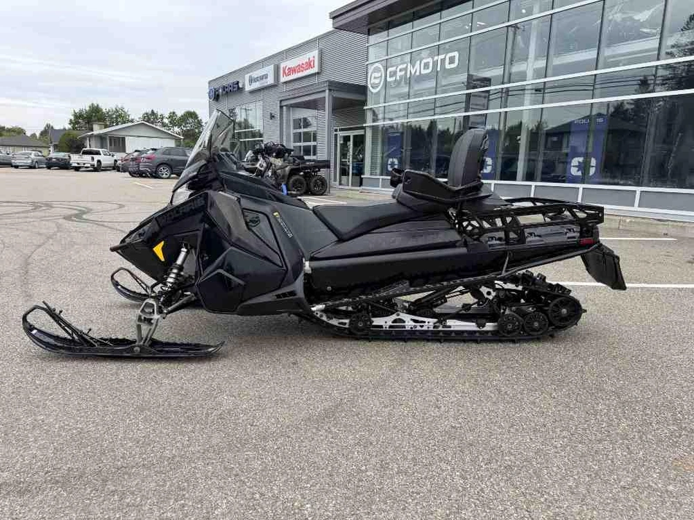 Polaris Titan S4 Adv 2024 alt