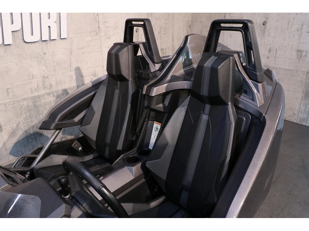 2016 Polaris Slingshot alt