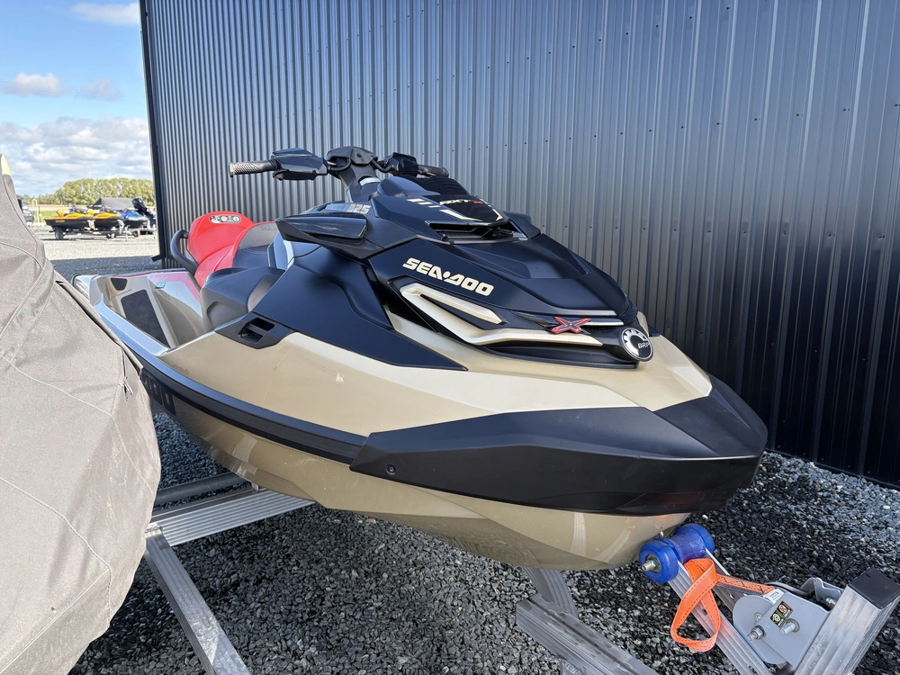 2025 Sea-doo Riva Racing Rxt X 325 alt