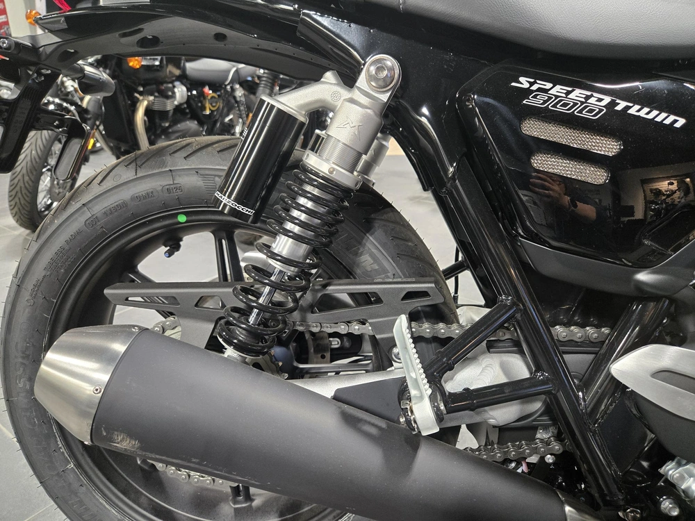 2026 Triumph Speed Twin 900 alt