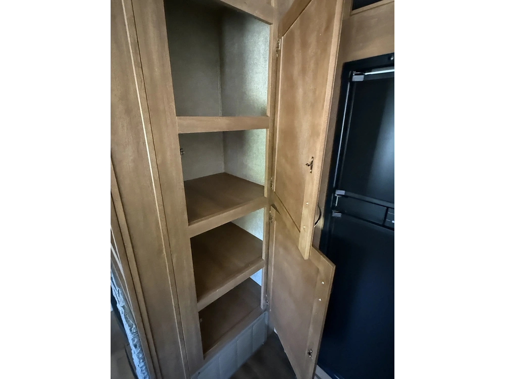 2017 Coachmen Catalina 333bhtsck Legecy Edition alt