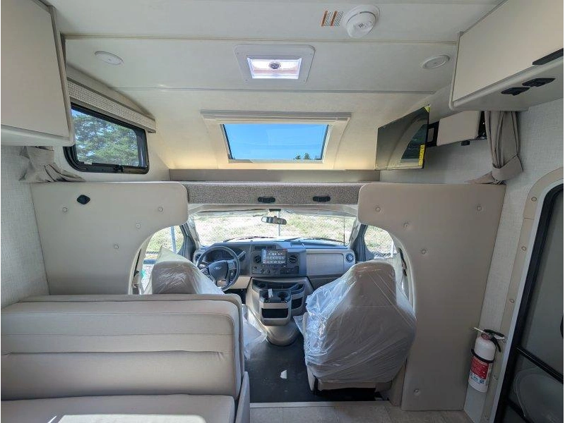 Thor Motor Coach Echelon Lc21 2027 alt