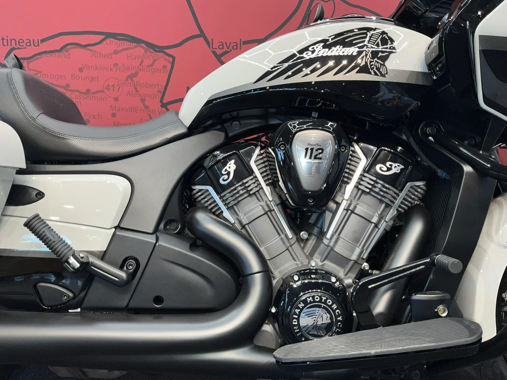 2026 Indian Motorcycle Challenger Dark Horse With 112 alt