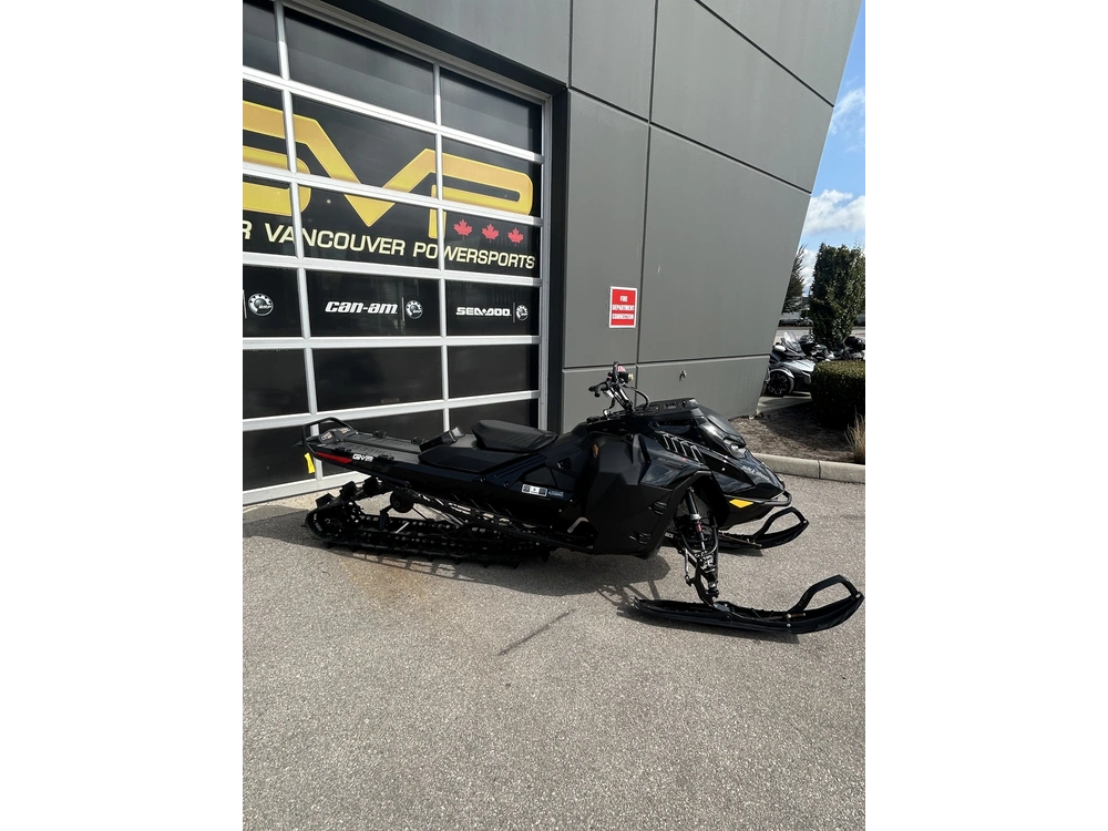 2025 Ski-doo Summit Adr W/ Edge Pkg 154 600 E-tec Powdermax X-light Flexedge 2.5" Shot