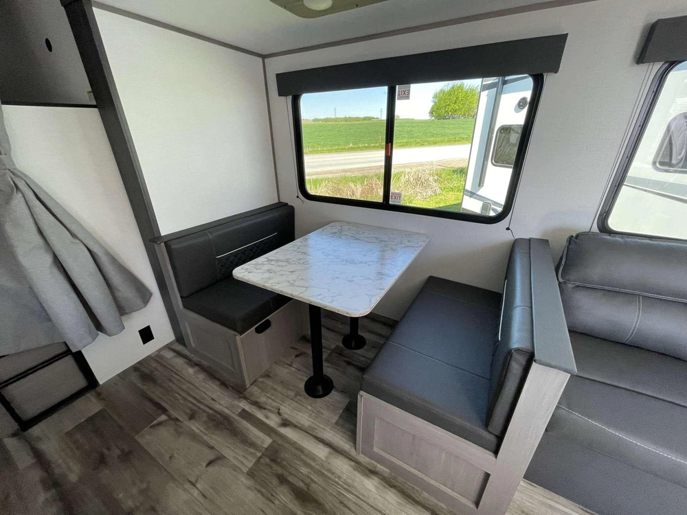 2024 Keystone Rv Coleman 263bh alt