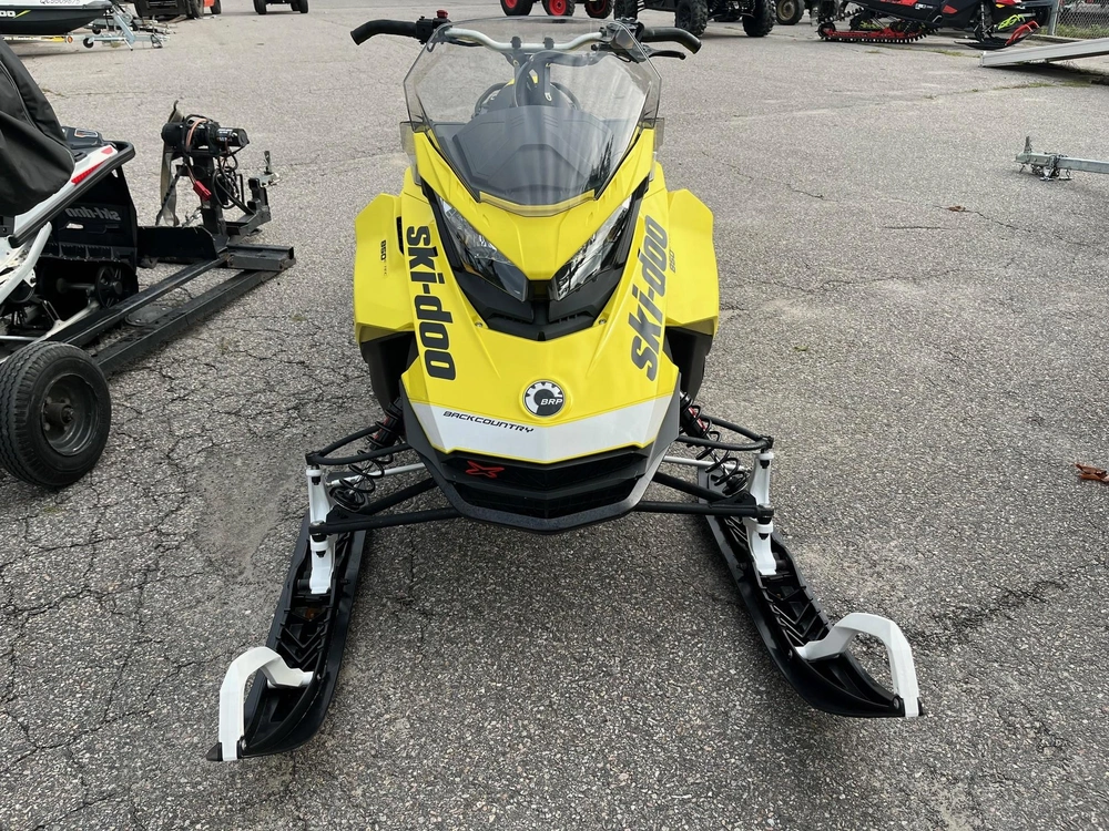 Ski-doo Backcountry X 146 850 E-tec 2020 alt