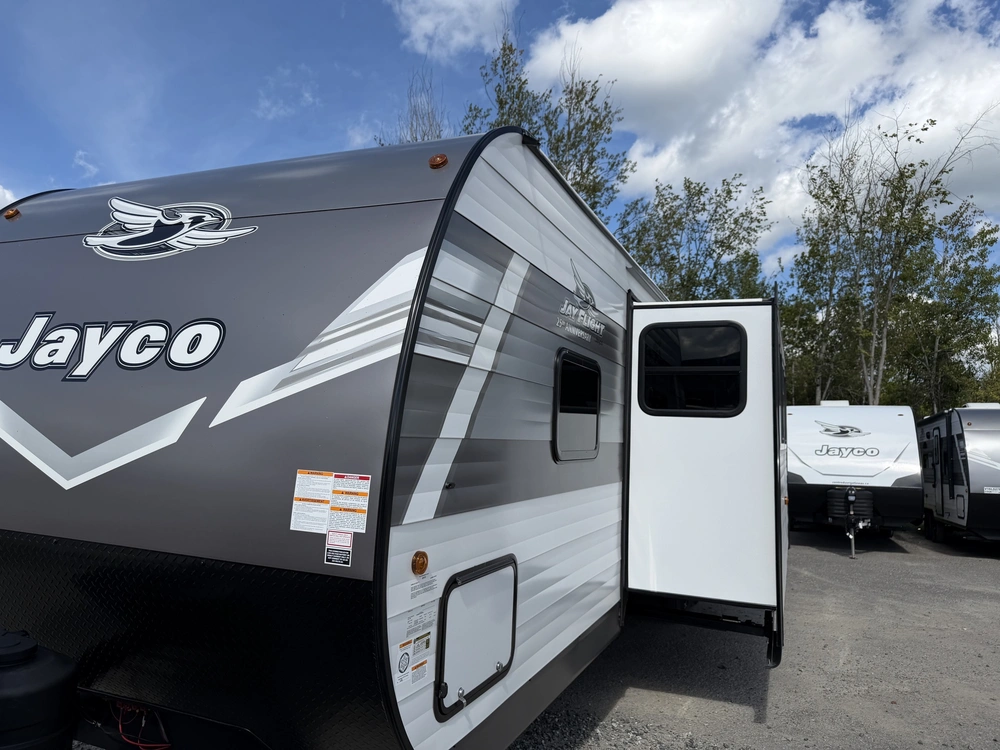 Jayco Jay Flight 321bds 2027 alt