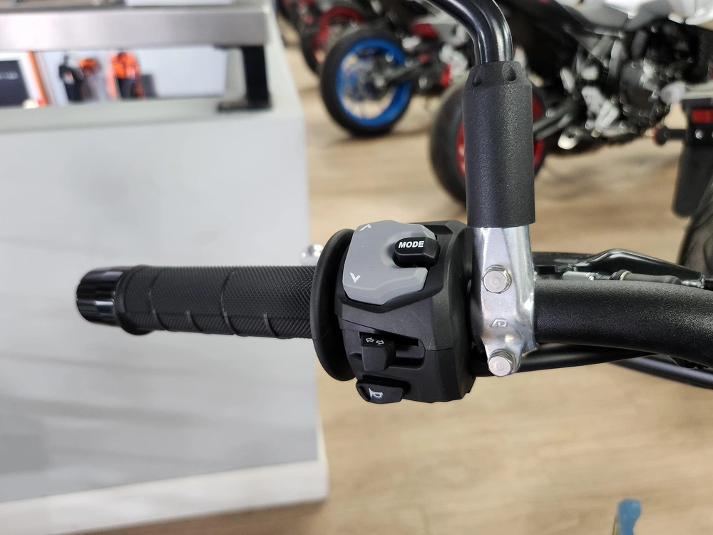 2025 Suzuki Dr-z4sm