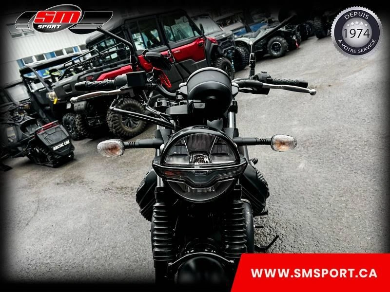 2021 Moto Guzzi V7 Stone alt