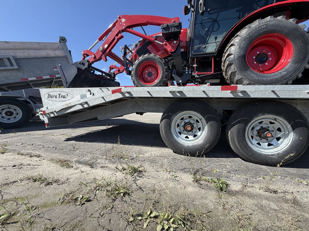 2025 Duratrail 96"x23' Deckover Galv Tandem Beavertail alt