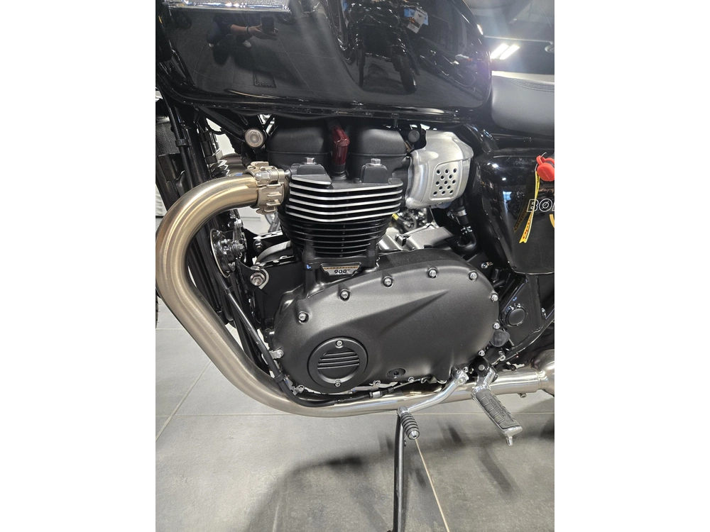 2026 Triumph Bonneville T100 alt