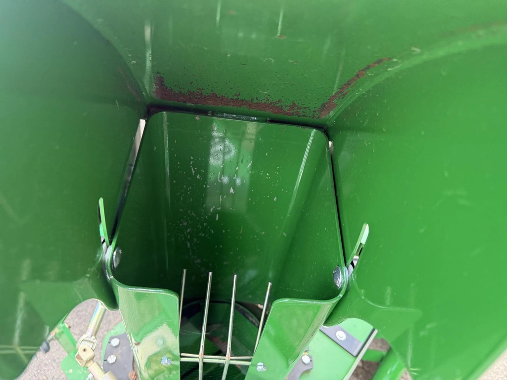 2025 John Deere 1025r alt