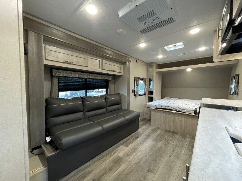 Coachmen Catalina 184fqs 2022 alt