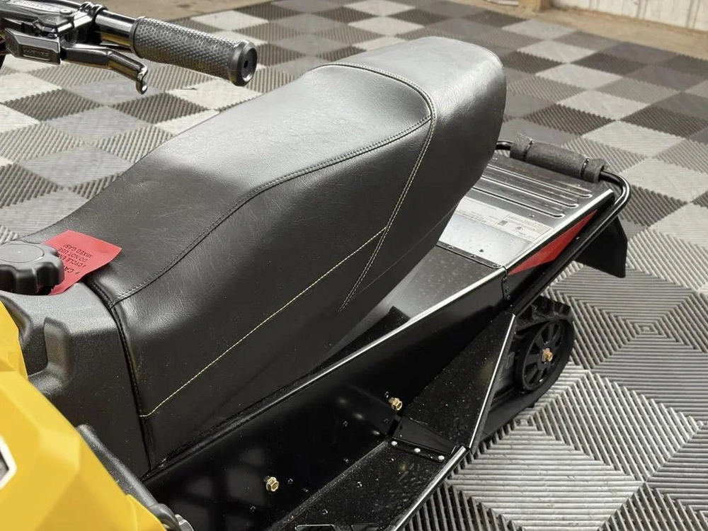2027 Ski-doo Mxz 200 alt