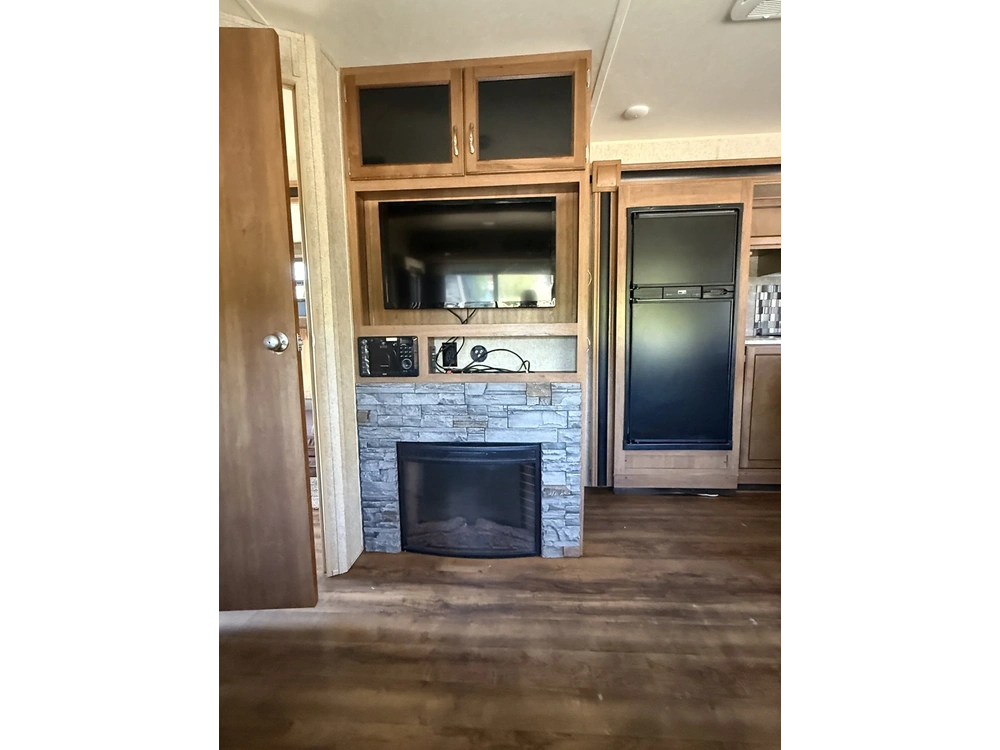 2017 Coachmen Catalina 333bhtsck Legecy Edition alt