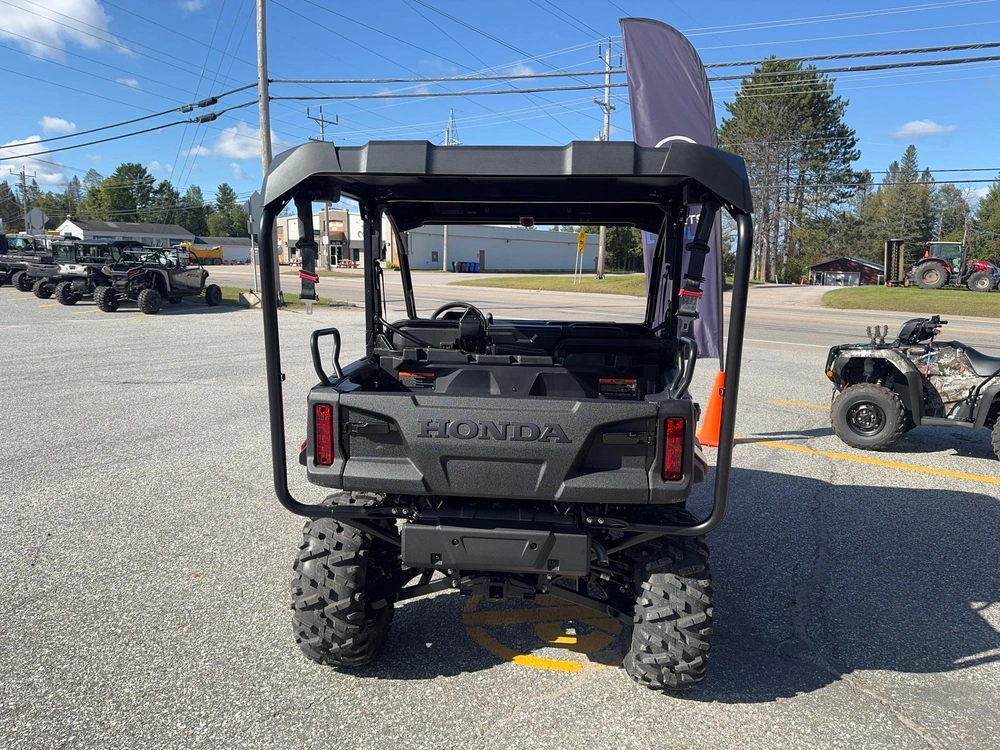 2026 Honda Sxs10m5dt alt