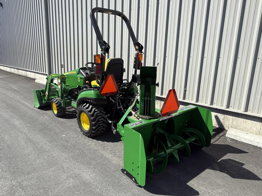 2025 John Deere 1025r alt