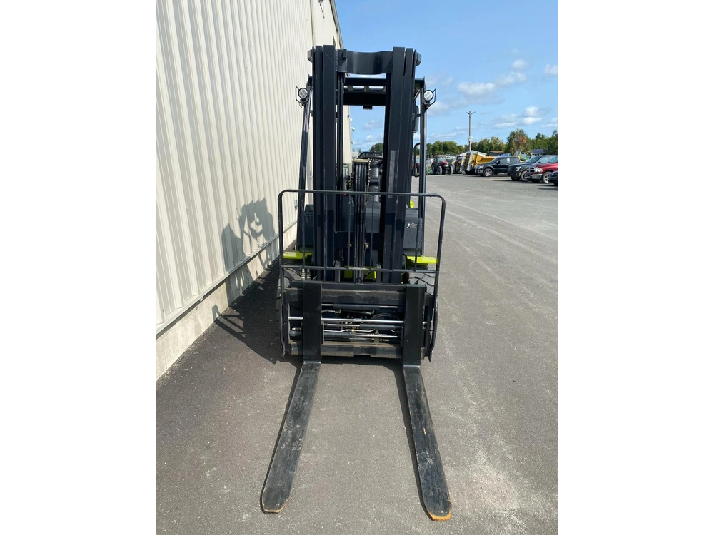 2024 Clark S30 alt