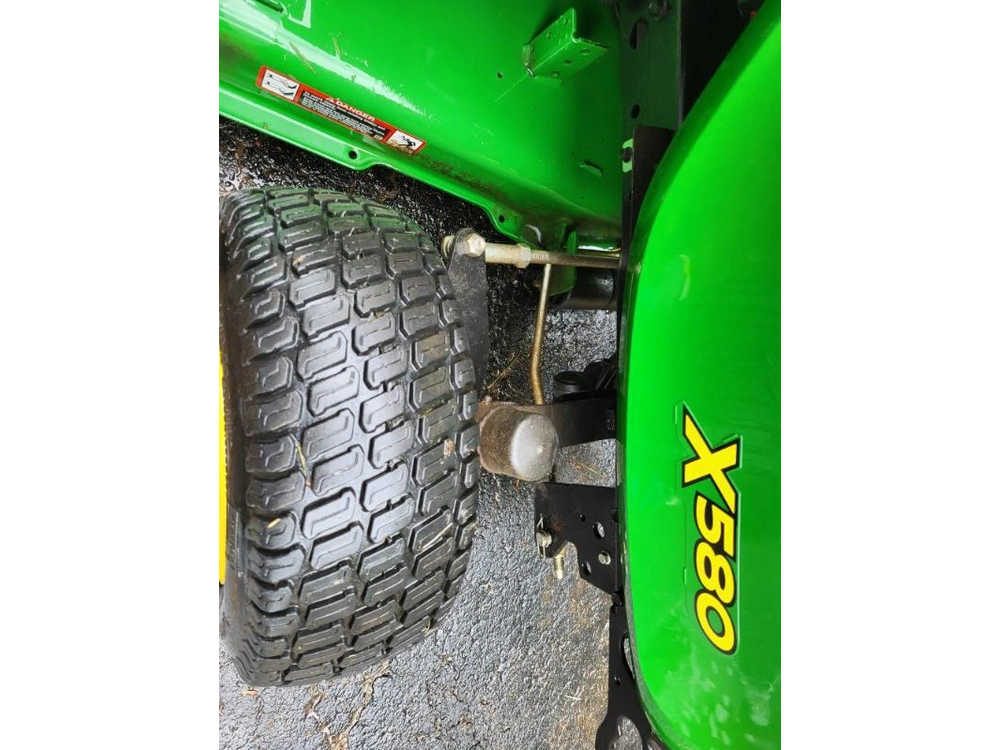 2023 John Deere X580 alt