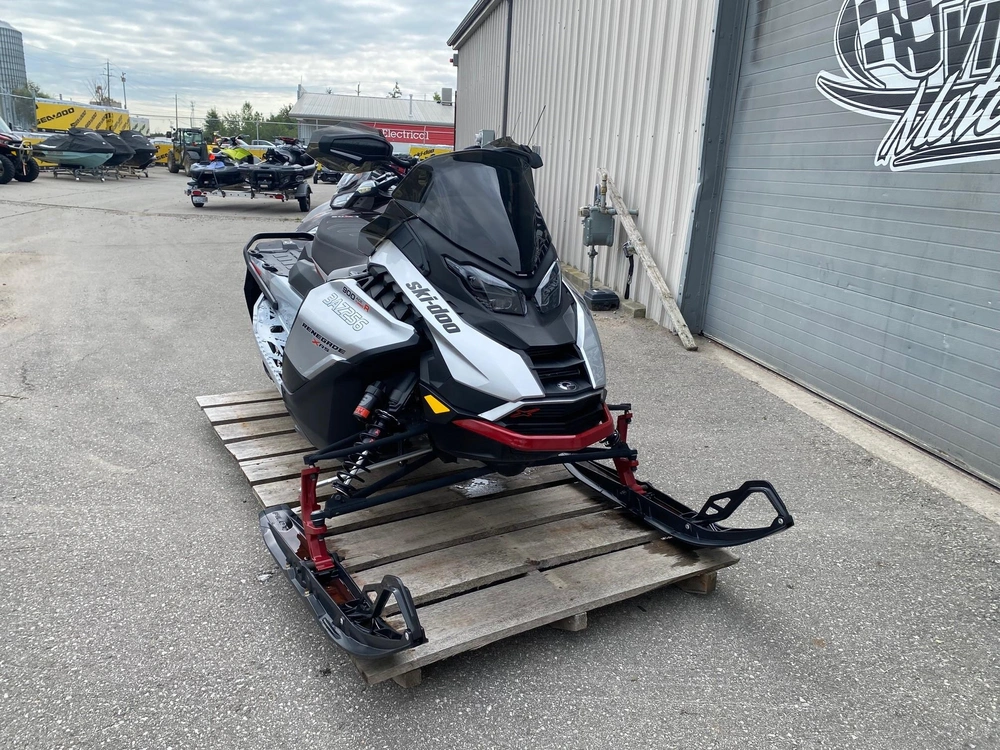 2024 Ski-doo Renegade Xrs 900 Turbo R alt