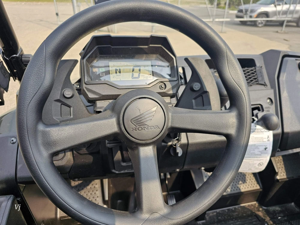 2026 Honda Pioneer 700-4 Deluxe alt