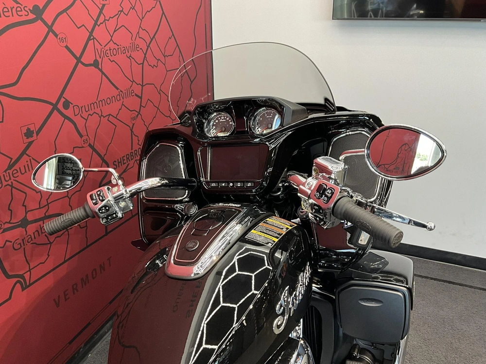 2026 Indian Motorcycle Pursuit Limited alt