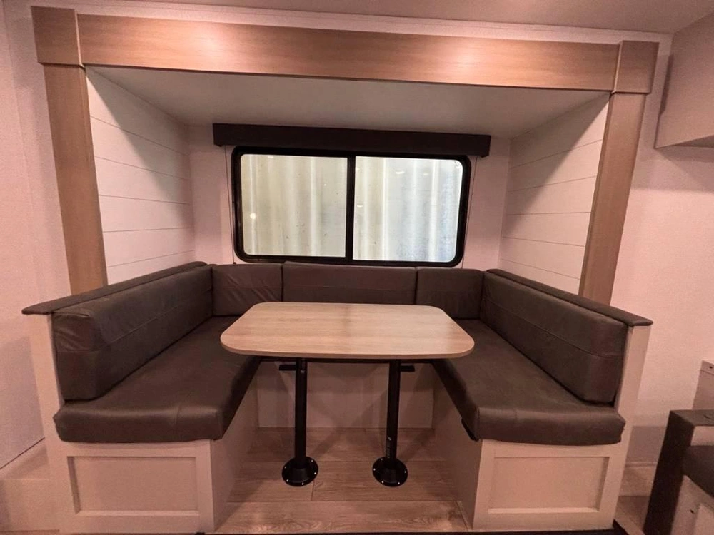 Jayco Jay Flight 197mb 2027 alt